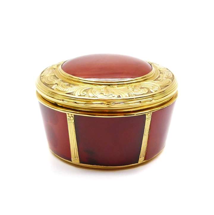 18th century circular gold and cornelian box